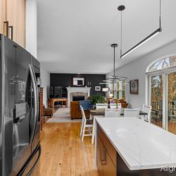 Custom Kitchen Cabinet Contractors